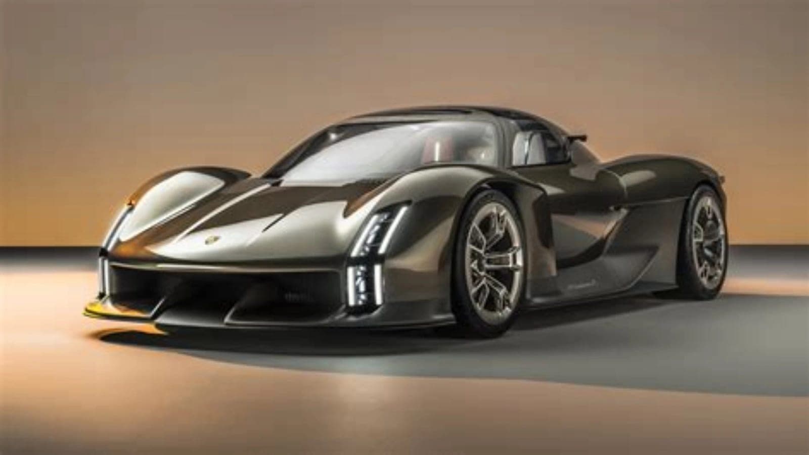 used car market Dubai showroom — vehicle photo