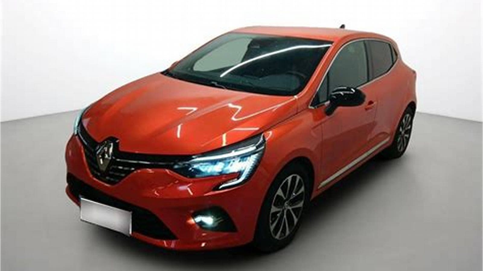 reliable used car dealership France — vehicle photo