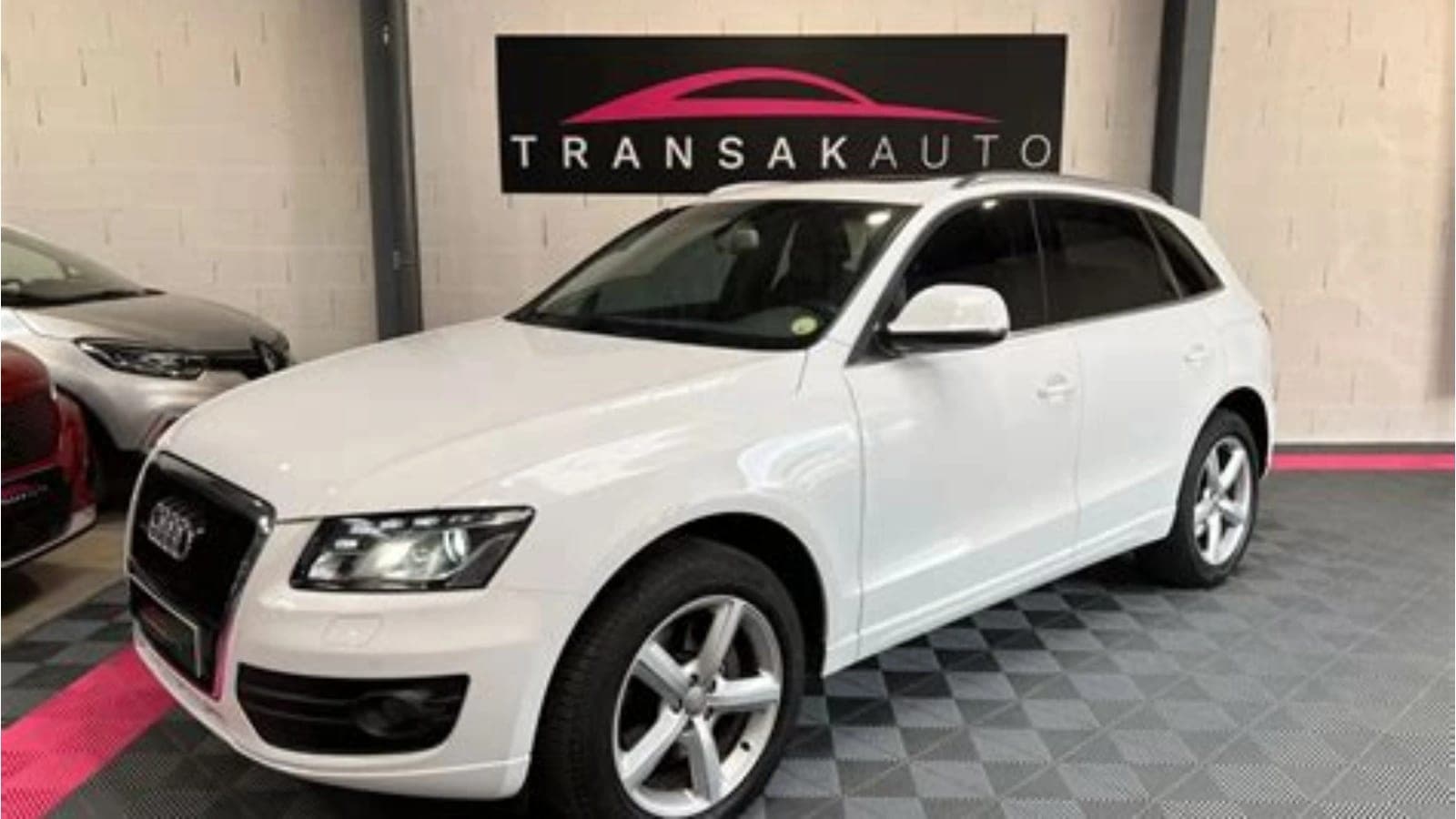 used car dealership contract signing — vehicle photo