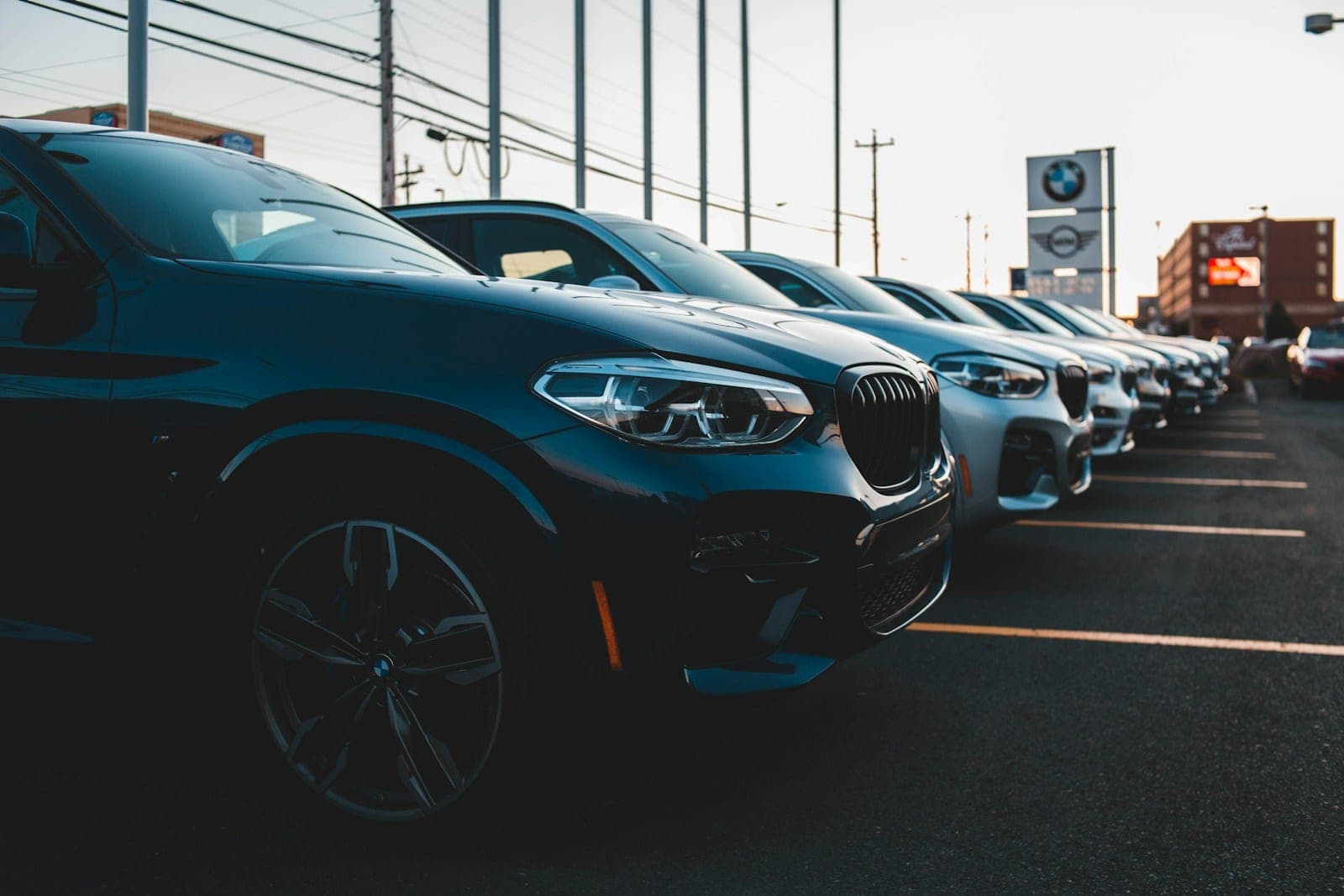 How to Rate a Car Dealer Before You Sign Anything — vehicle photo